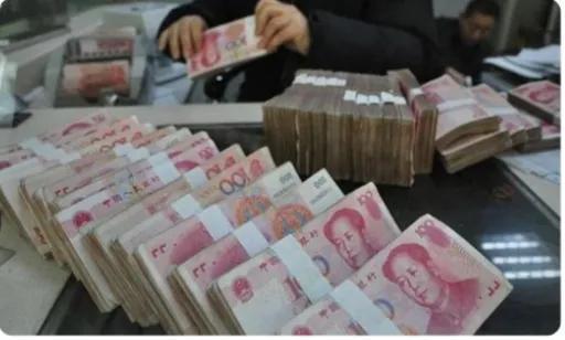 人民币在贬值，对于欠贷款的人是好事？负债人赢了，炒房客却输了
