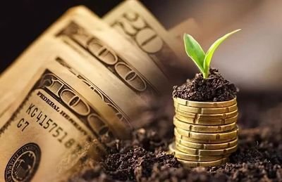 银保监会：三季度末银行业金融机构不良贷款余额3.8万亿元