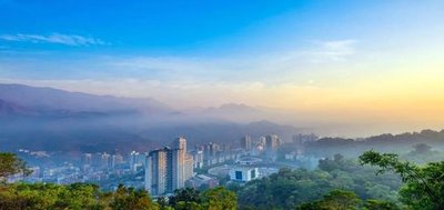 精准施策 靶向发力 高端智库着力破解“堵点”“难点”