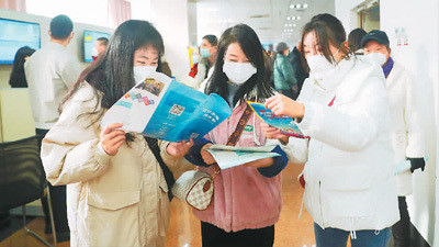 31省份2021年平均工资数据：国企等非私营单位首破10万元大关
