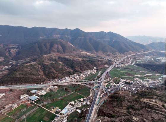 12月30日中午12时，凉山两条高速公路（路段）通车！