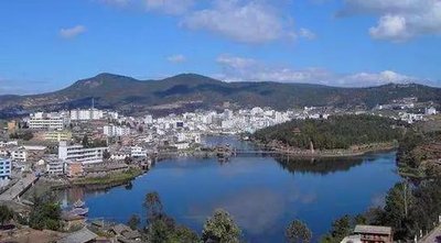 楚雄州两个项目在2023中国产业转移发展对接活动（云南）开幕式暨签约仪式上签约